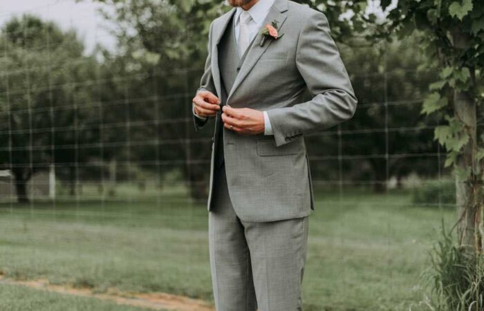 Tendencias en trajes de novio 2025